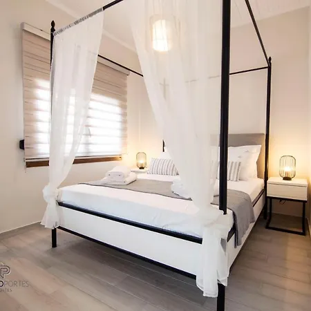 Porto Portes Aparthotel Nea Poteidaia