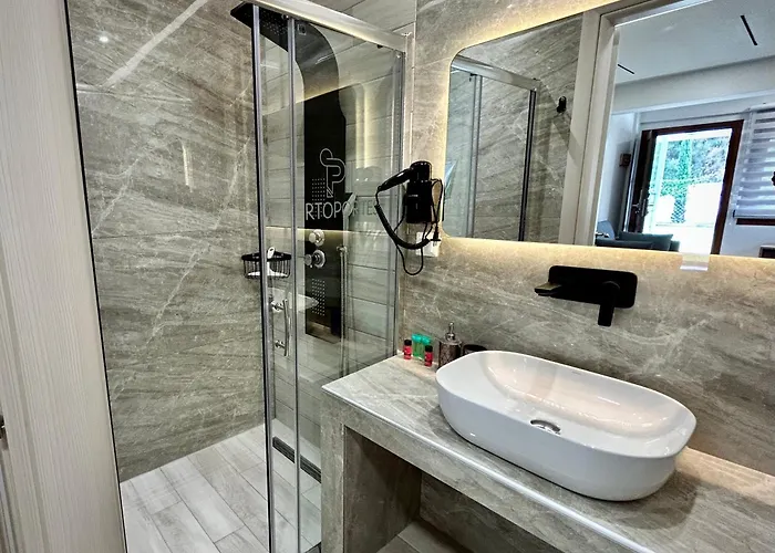 Porto Portes Aparthotel