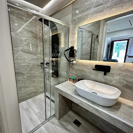 Porto Portes Aparthotel